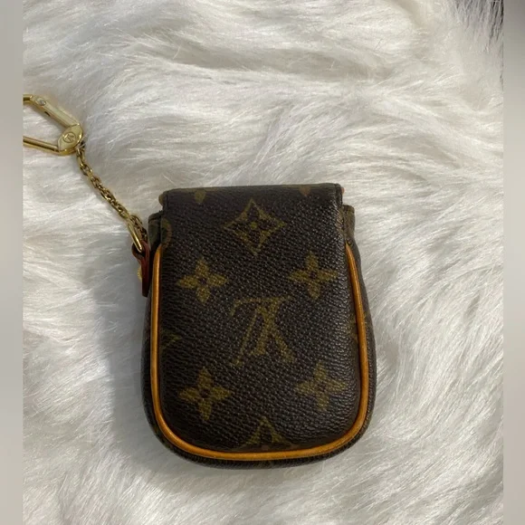 LV authentic Limited Key pouch in monogram - Picture 2 of 16